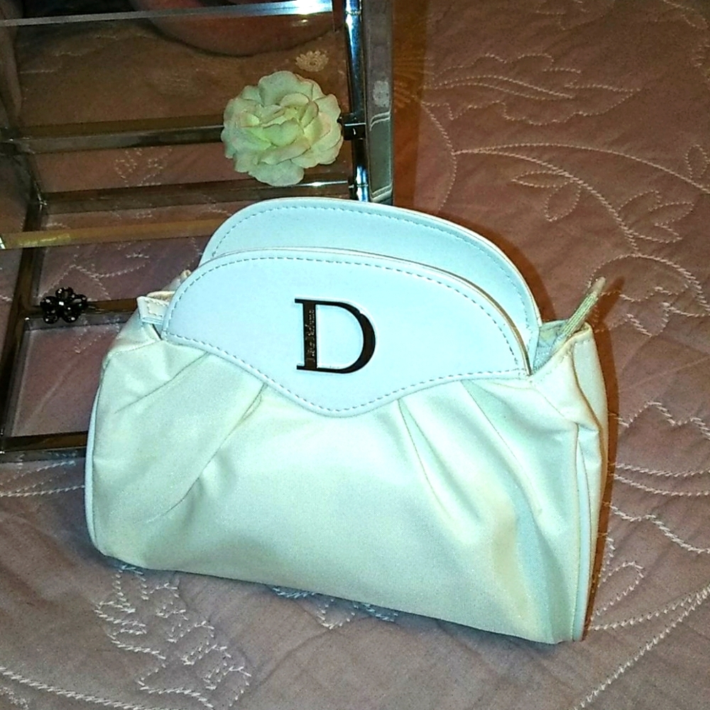 Dior Parfums  💙 Carry All 👝💜